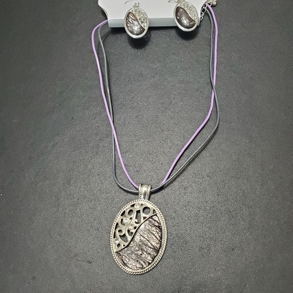 Signature NYC silver tone matching earring and necklace set
